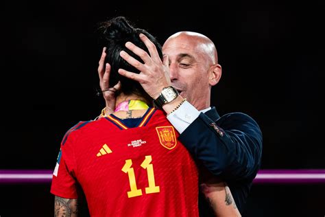 Luis Rubiales resigns as Spanish soccer president following unwanted kiss with World Cup winner Jennifer Hermoso